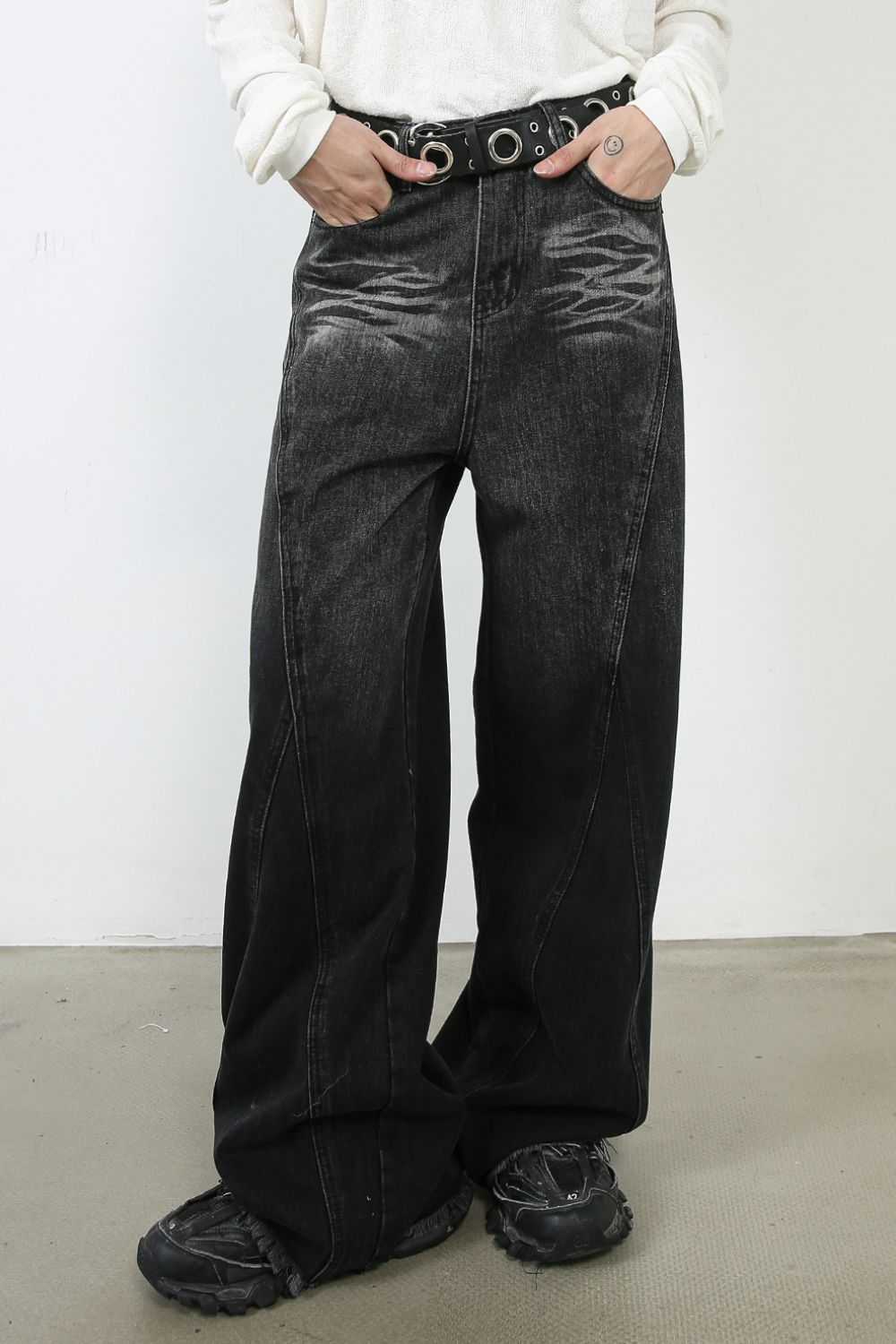 Men's Wide Leg Jeans with Pockets