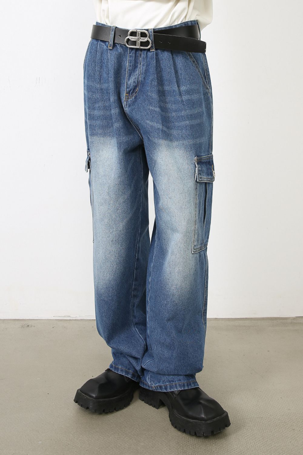 Men's Loose Fit Jeans with Pockets
