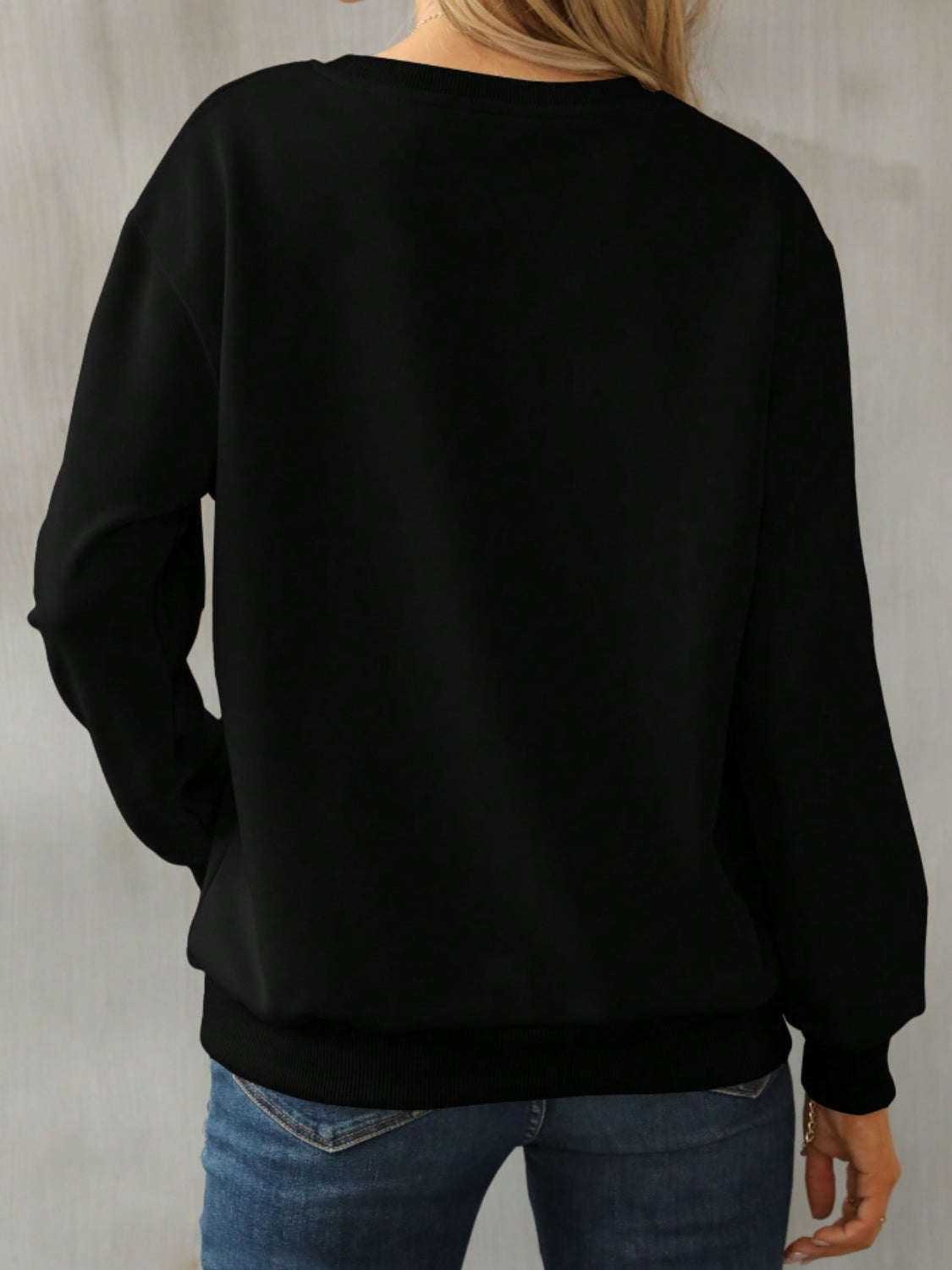Graphic Round Neck Long Sleeve Sweatshirt - felvior