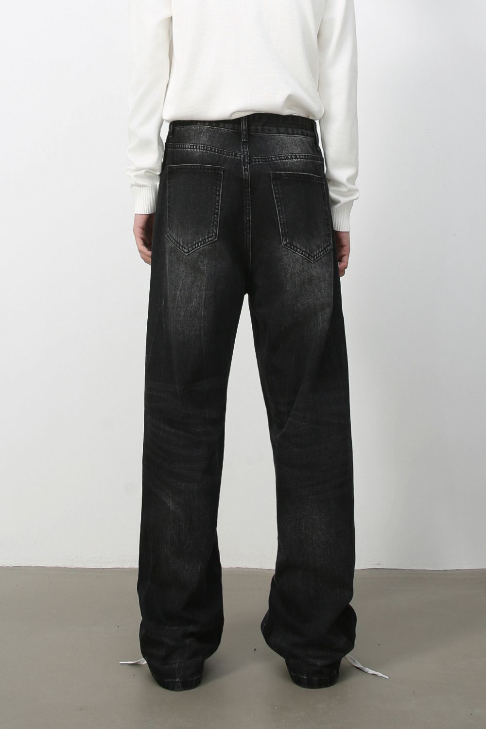 Men's Loose Fit Jeans with Pockets