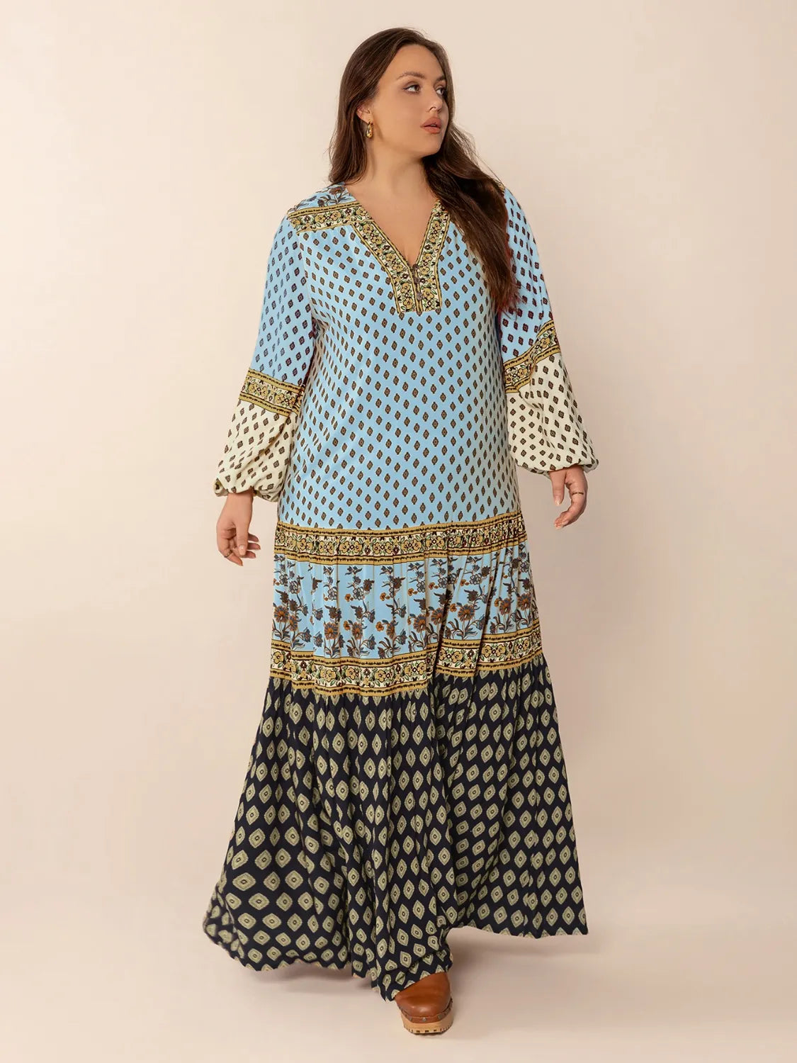 Plus Size Printed V-Neck Balloon Sleeve Maxi Dress Hauptbild