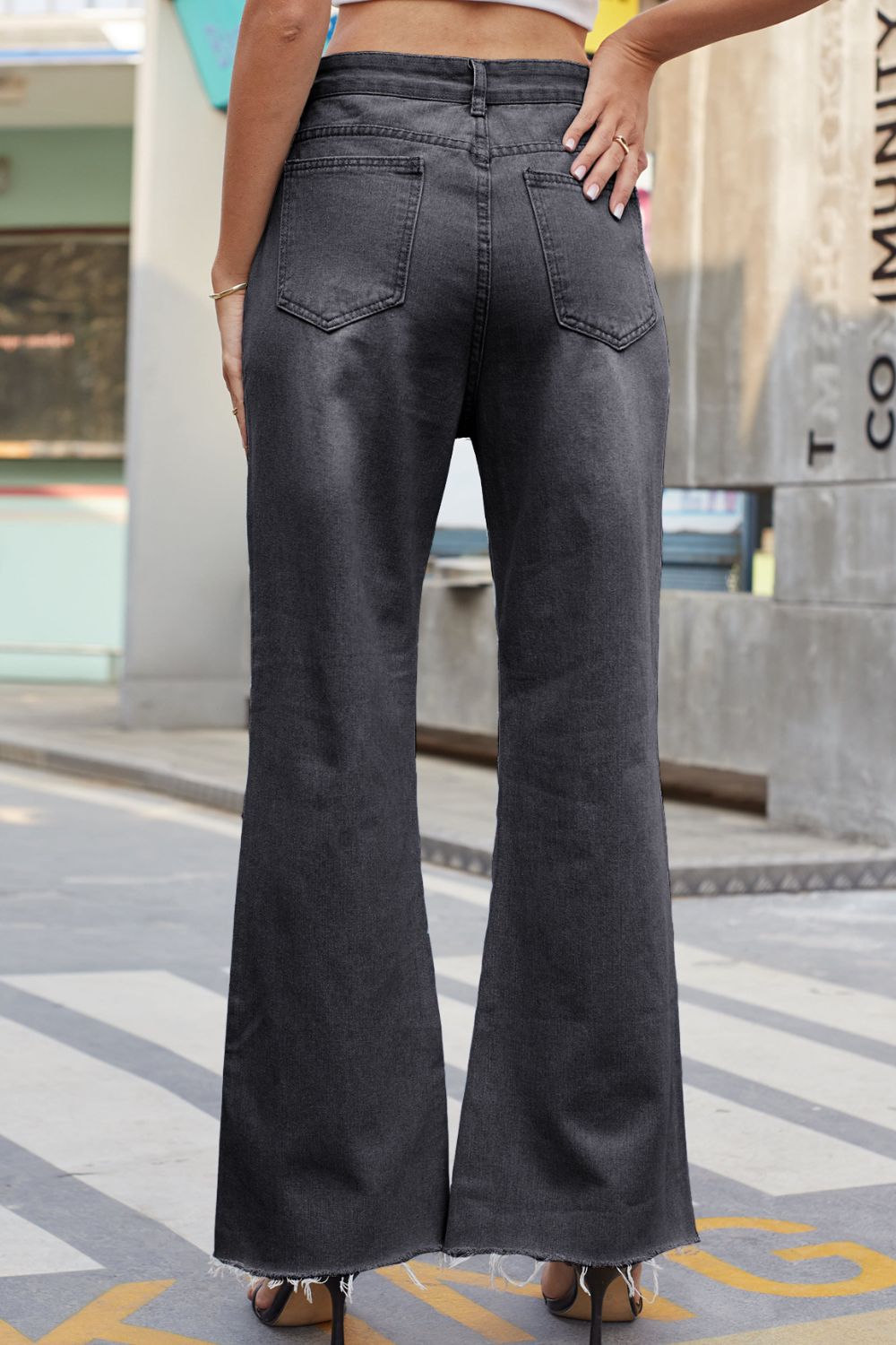 Distressed Buttoned Loose Fit Jeans - felvior