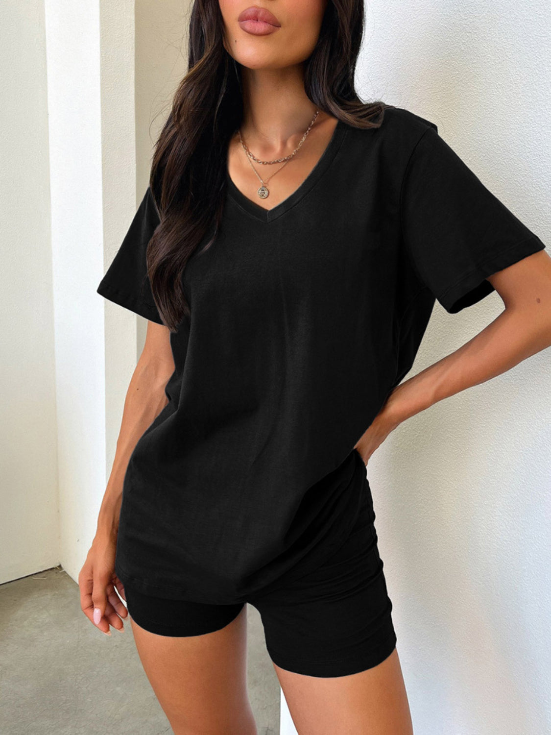 V-Neck T-Shirt and Shorts Set - felvior