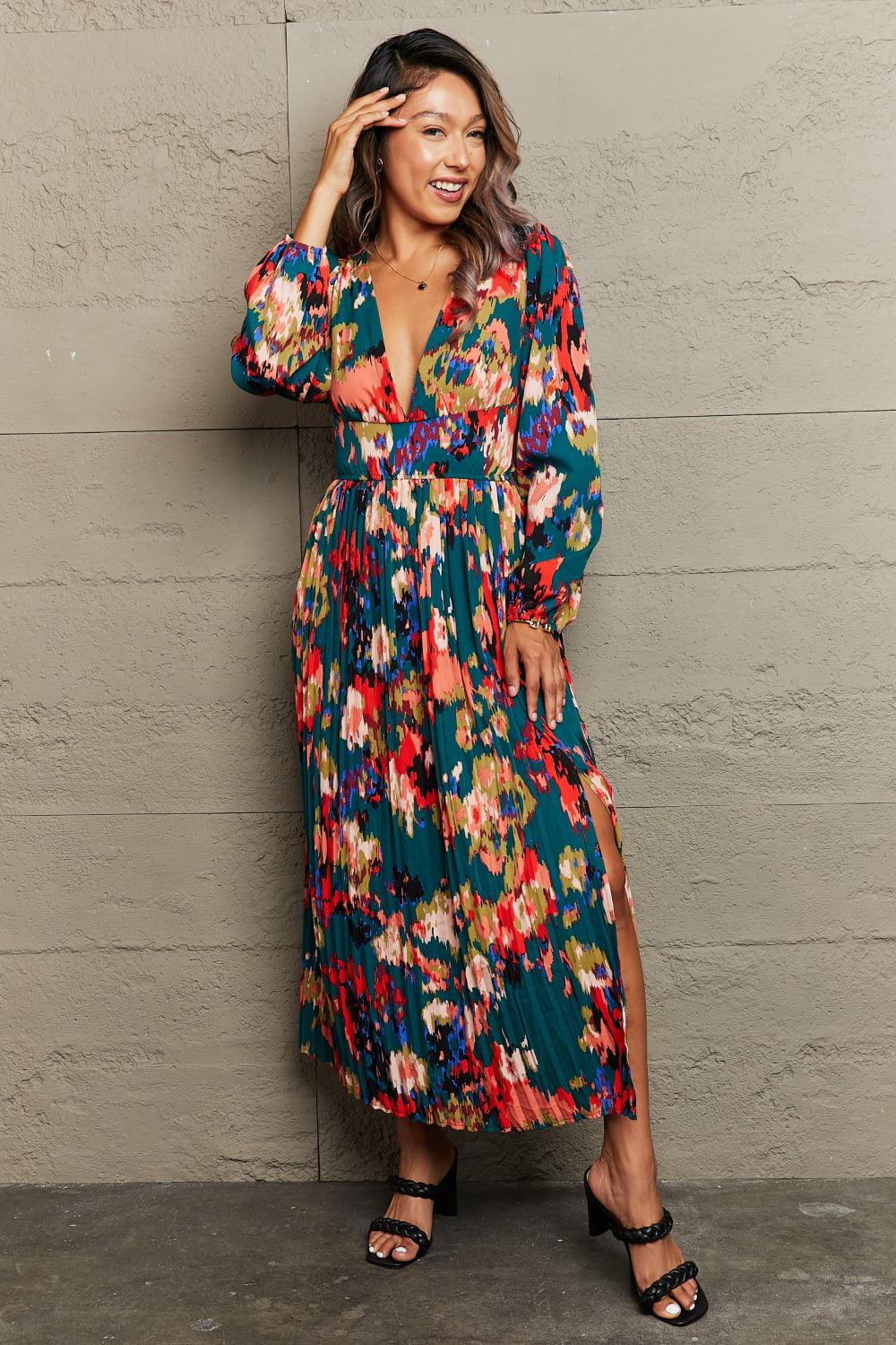 Perfee Printed Deep V Slit Pleated Dress Hauptbild