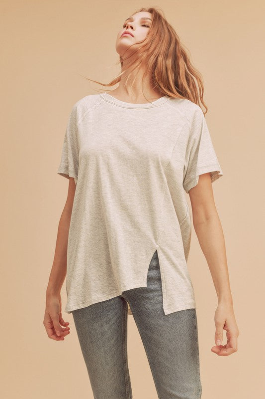 Aemi + Co Asymmetrical Front Slit Round Neck Raglan Sleeve T-Shirt Hauptbild