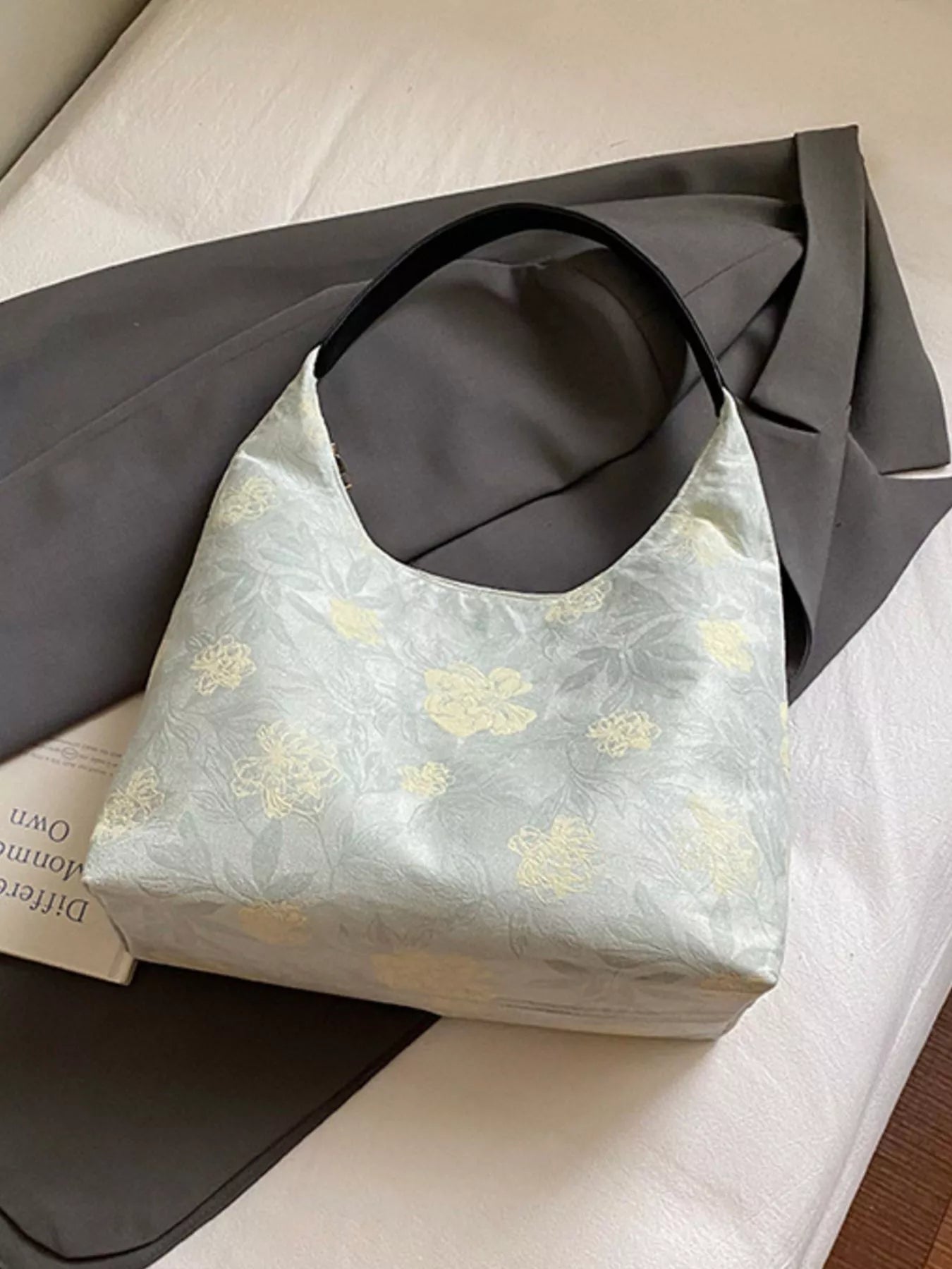 Floral Pattern Hobo Shoulder Bag Secondary image