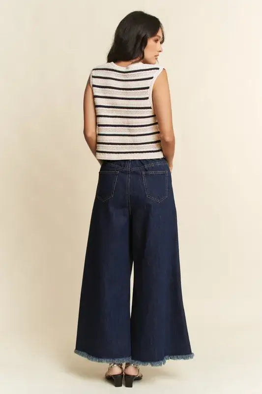 Davi & Dani Sleeveless Cropped Striped Sweater Knit Vest Top