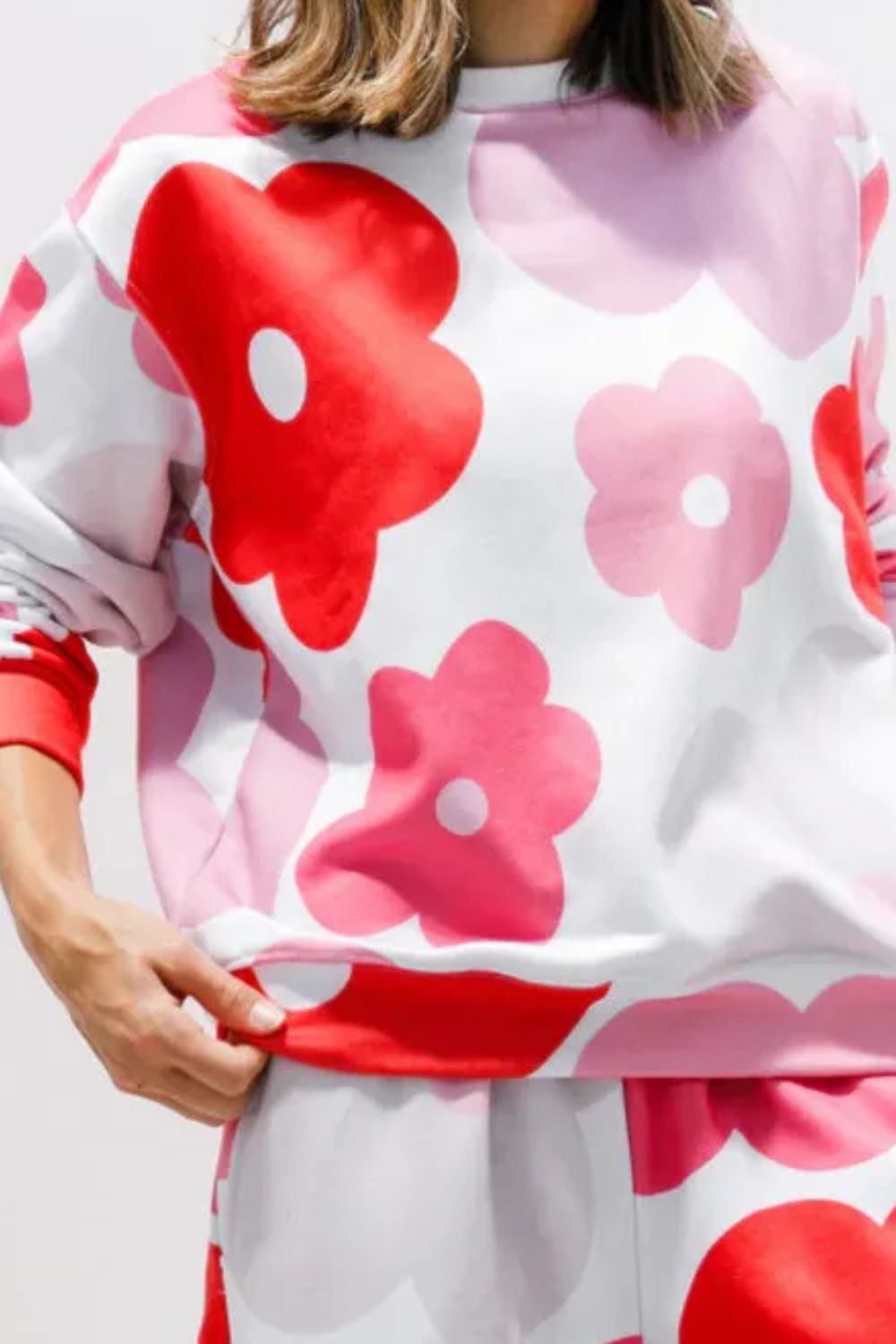 Ensemble haut à manches longues et pantalon à col rond fleuri Image secondaire du produit