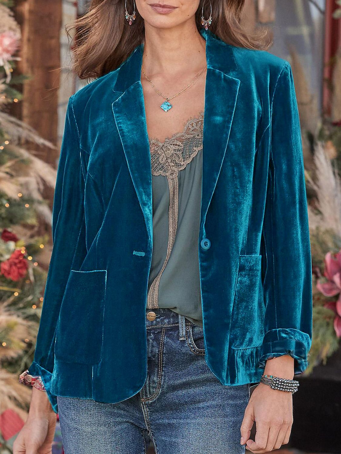 Pocketed Button Up Lapel Collar Blazer - felvior