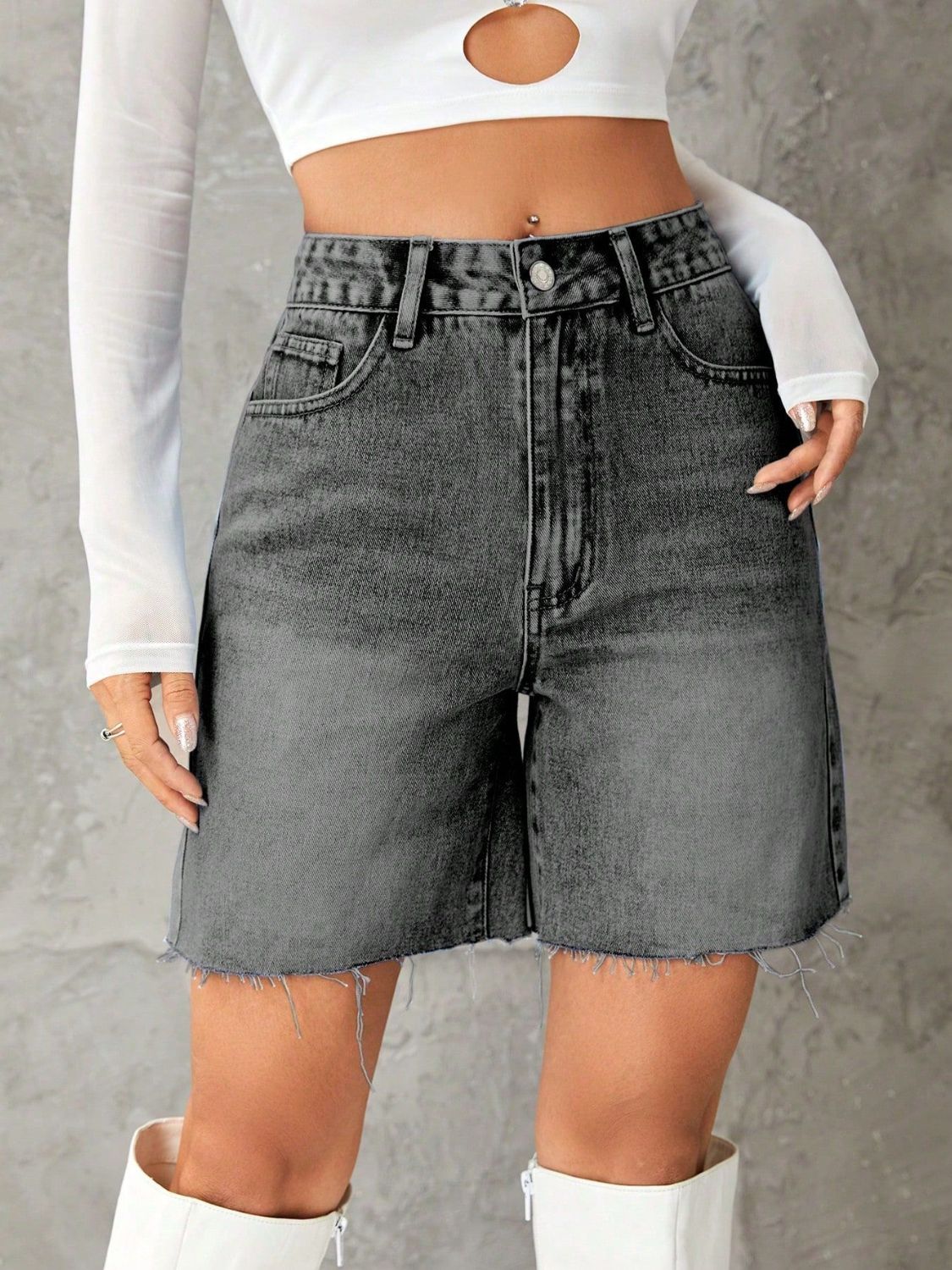 Frayed Hem Denim Shorts - felvior