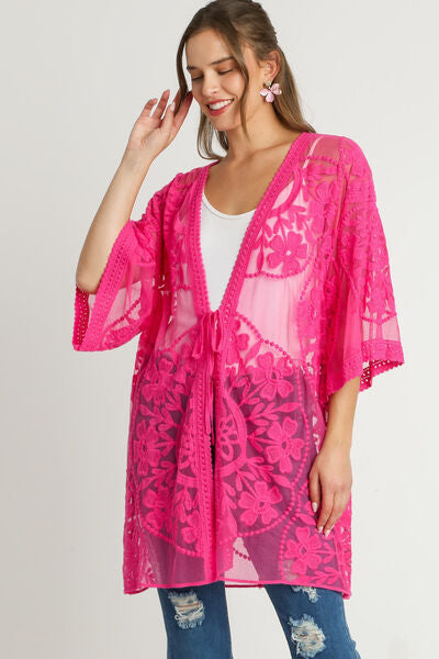 Umgee Full Size Floral Lace Open Front Kimono Sleevee Cover Up with Waist Tie Plus Size Hauptbild