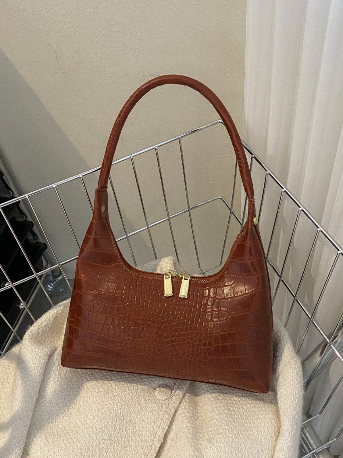 Crocodile Grain Shoulder Bag - felvior