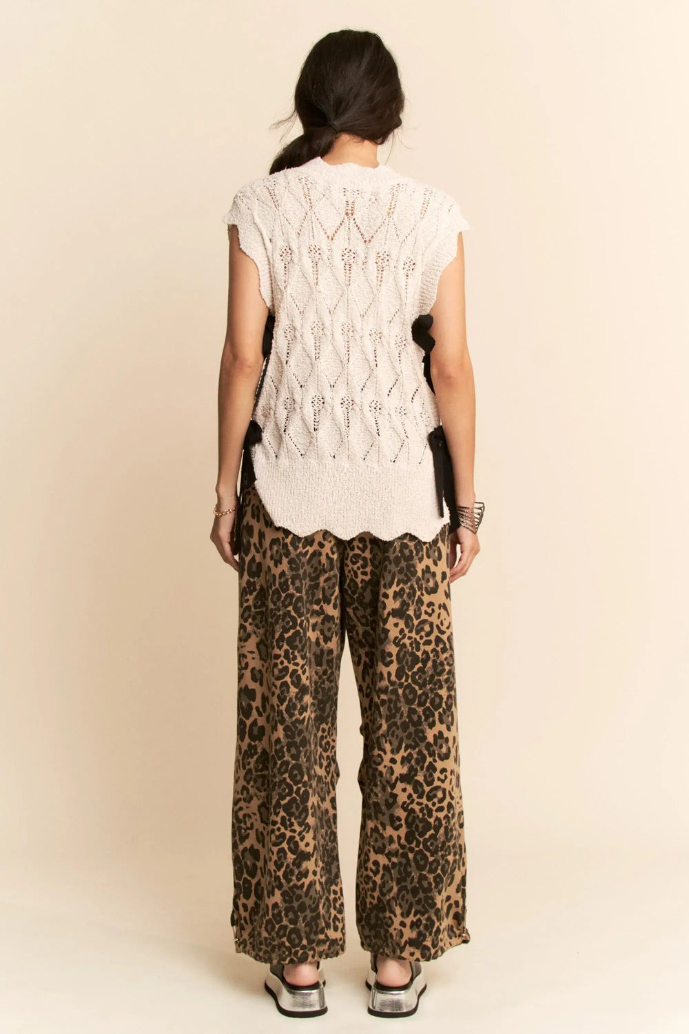 Davi & Dani Ribbon Bow Ties Scalloped Trim Knit Semi Crop Top