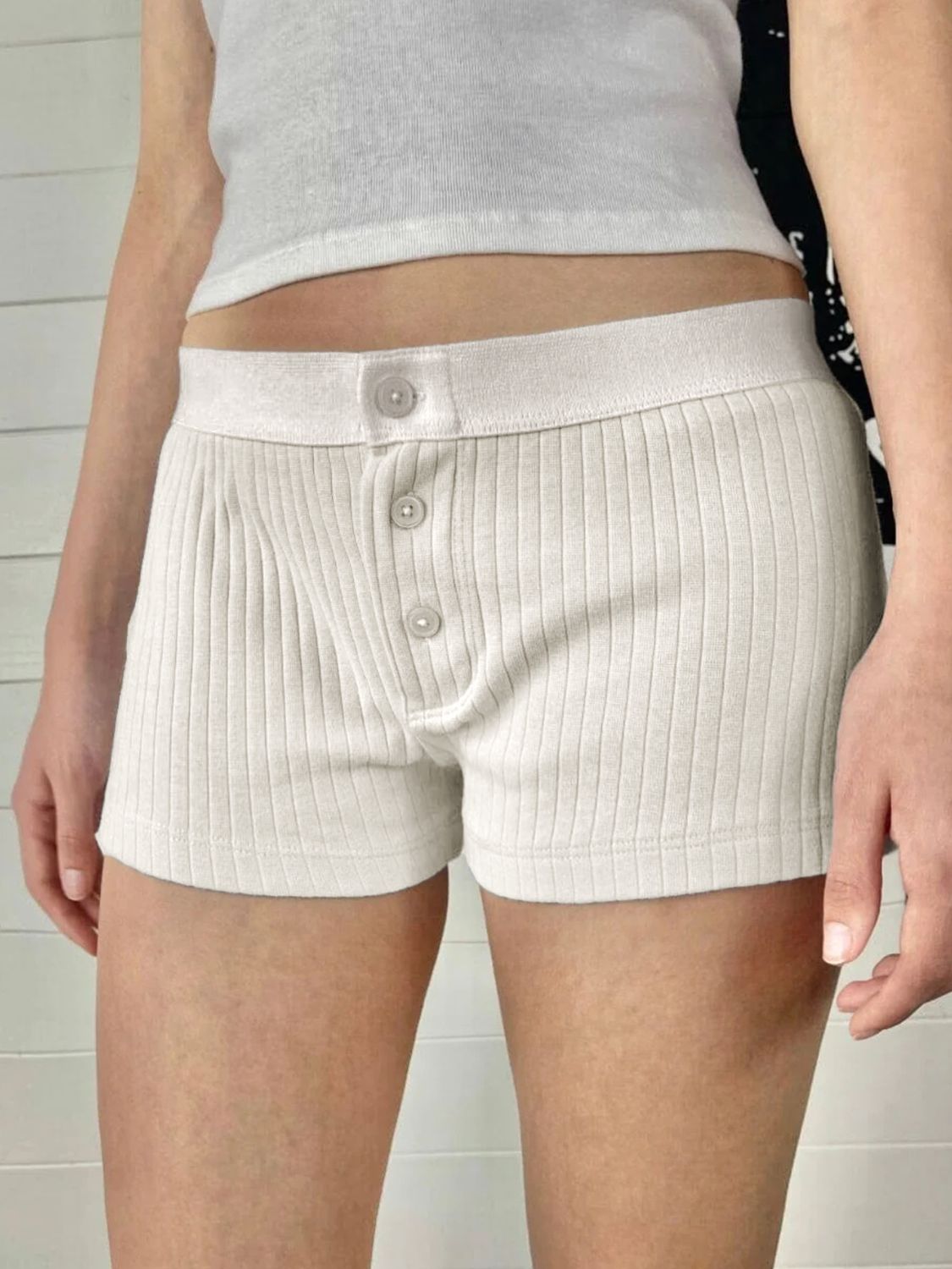 Devine Button Detail Shorts - felvior