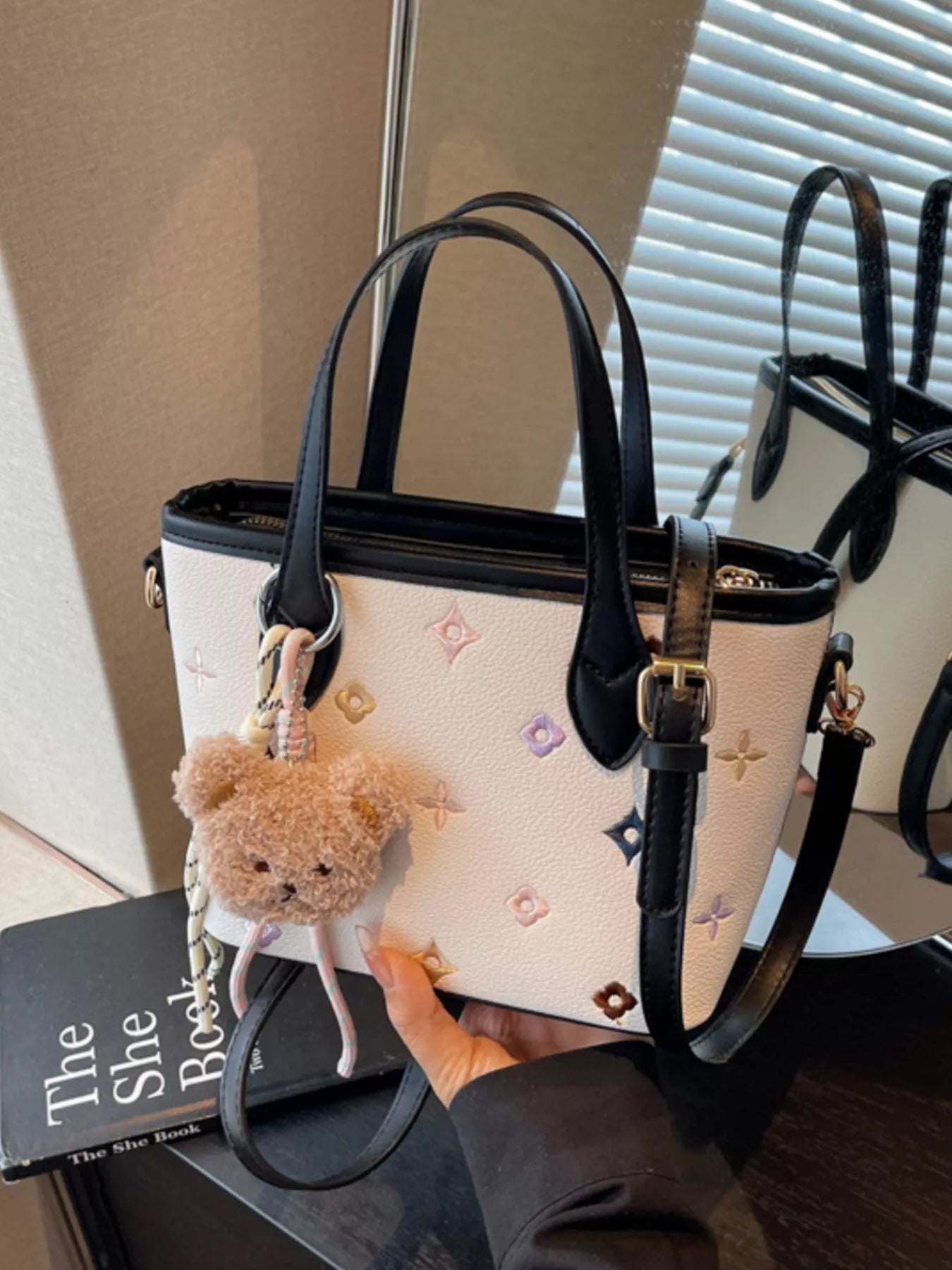 Embroidered Pattern Crossbody Bag Secondary image