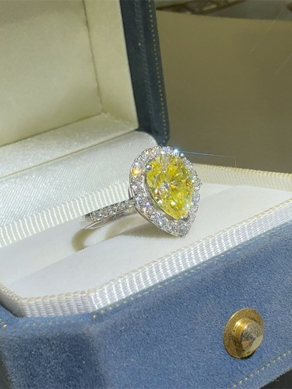 2 Carat Moissanite 925 Sterling Silver Teardrop Shape Ring - felvior