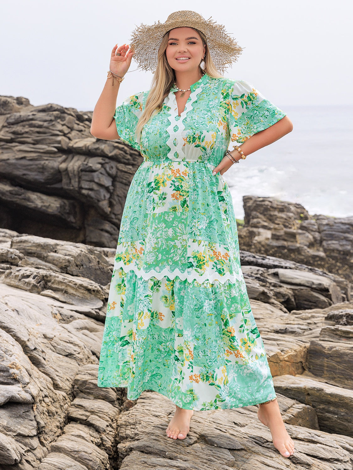 Plus Size Printed Notched Short Sleeve Maxi Dress Hauptbild