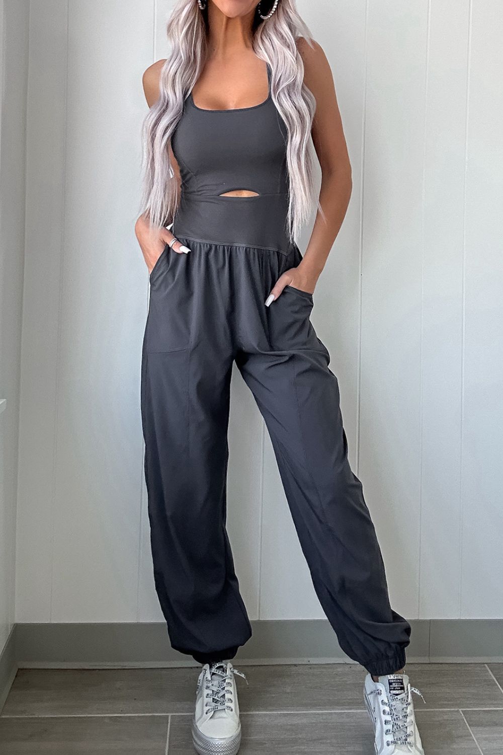 Cutout Square Neck Wide Strap Active Jumpsuit Hauptbild