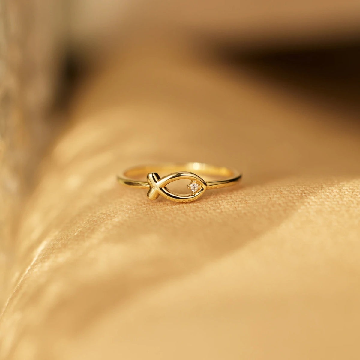 925 Sterling Silver Inlaid Zircon Fish Ring - felvior