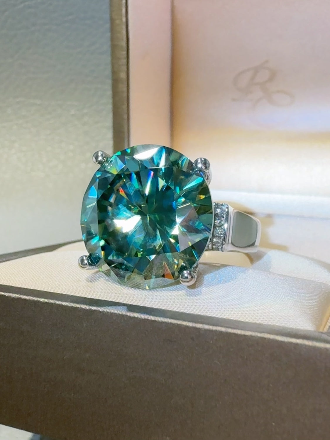20 Carat Moissanite 925 Sterling Silver Ring - felvior