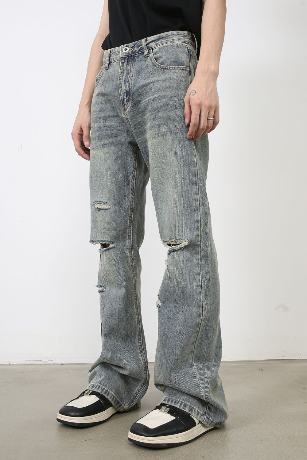 Men's Distressed Jeans