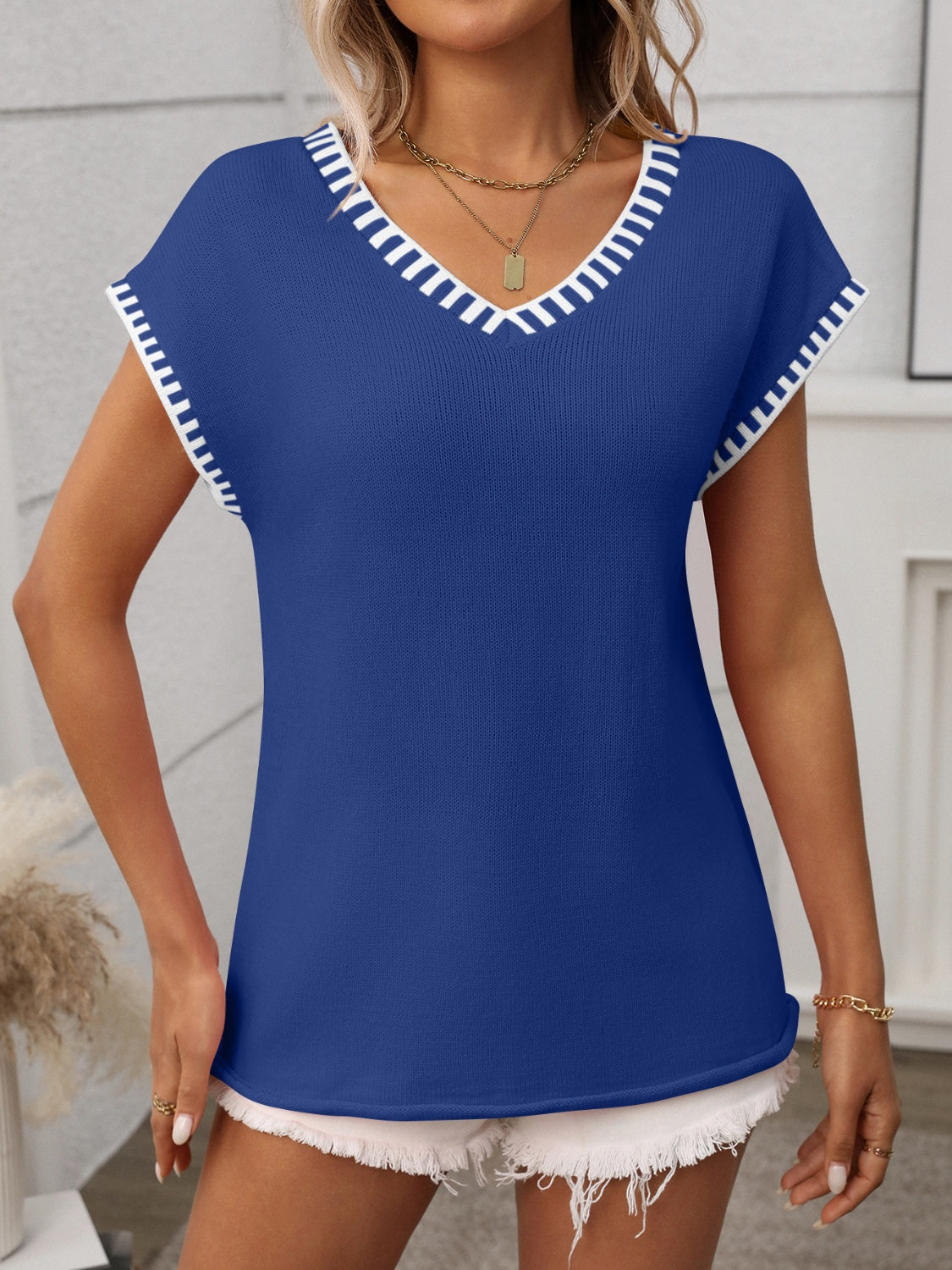 Contrast Trim V-Neck Short Sleeve Knit Top