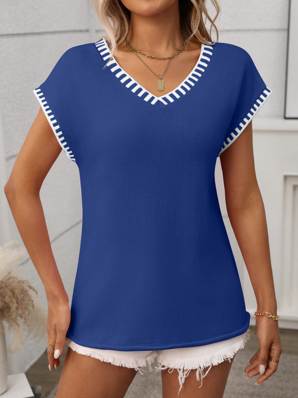 Contrast Trim V-Neck Short Sleeve Knit Top