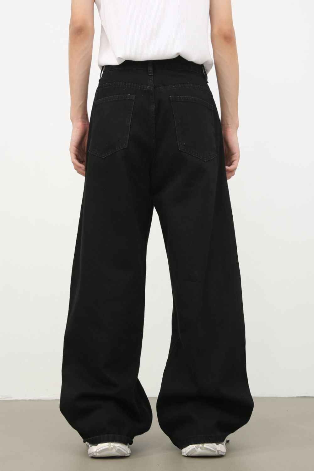 Men's Mid Rise Wide Leg Jeans