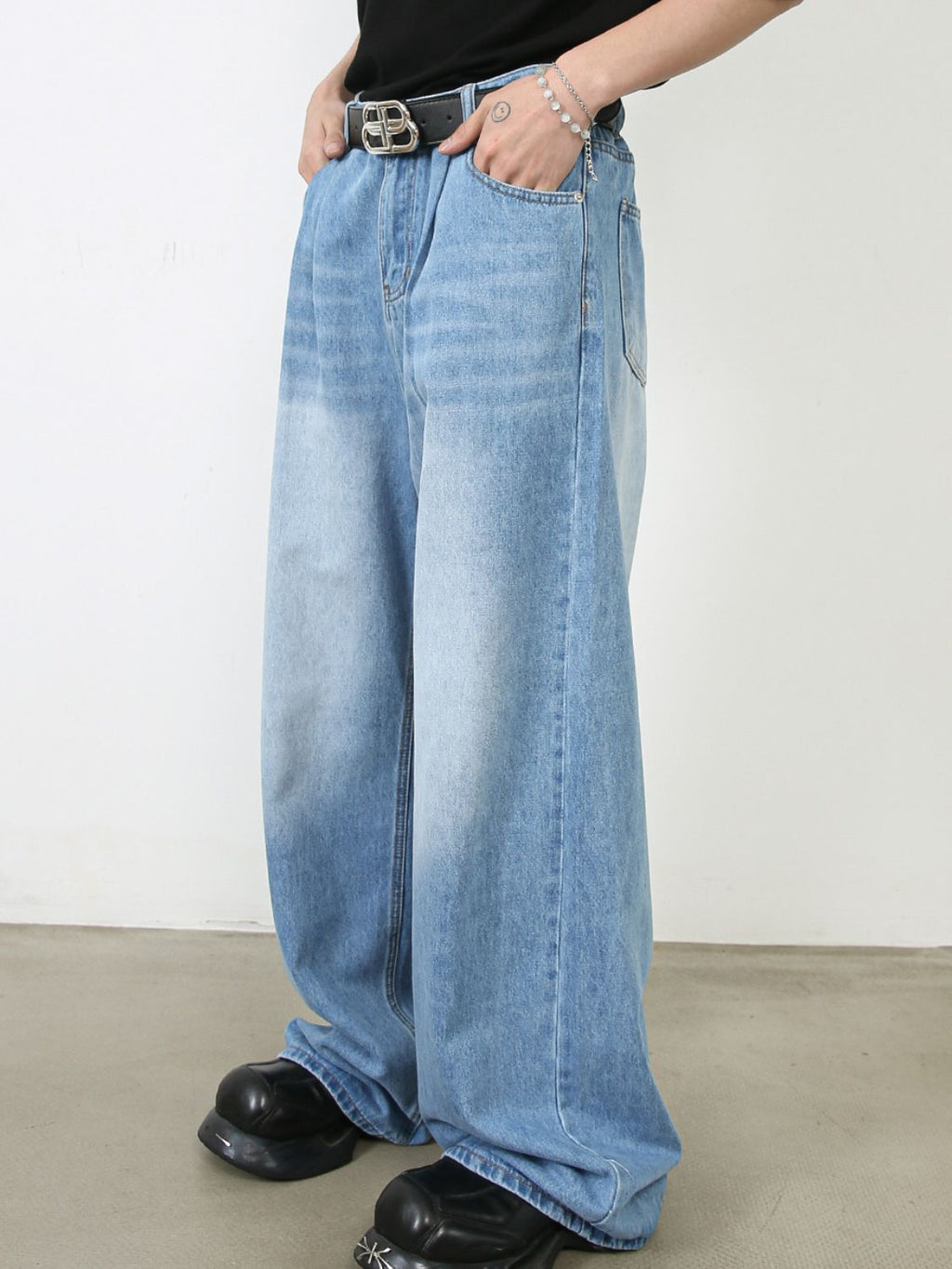 Men's Wide Leg Jeans