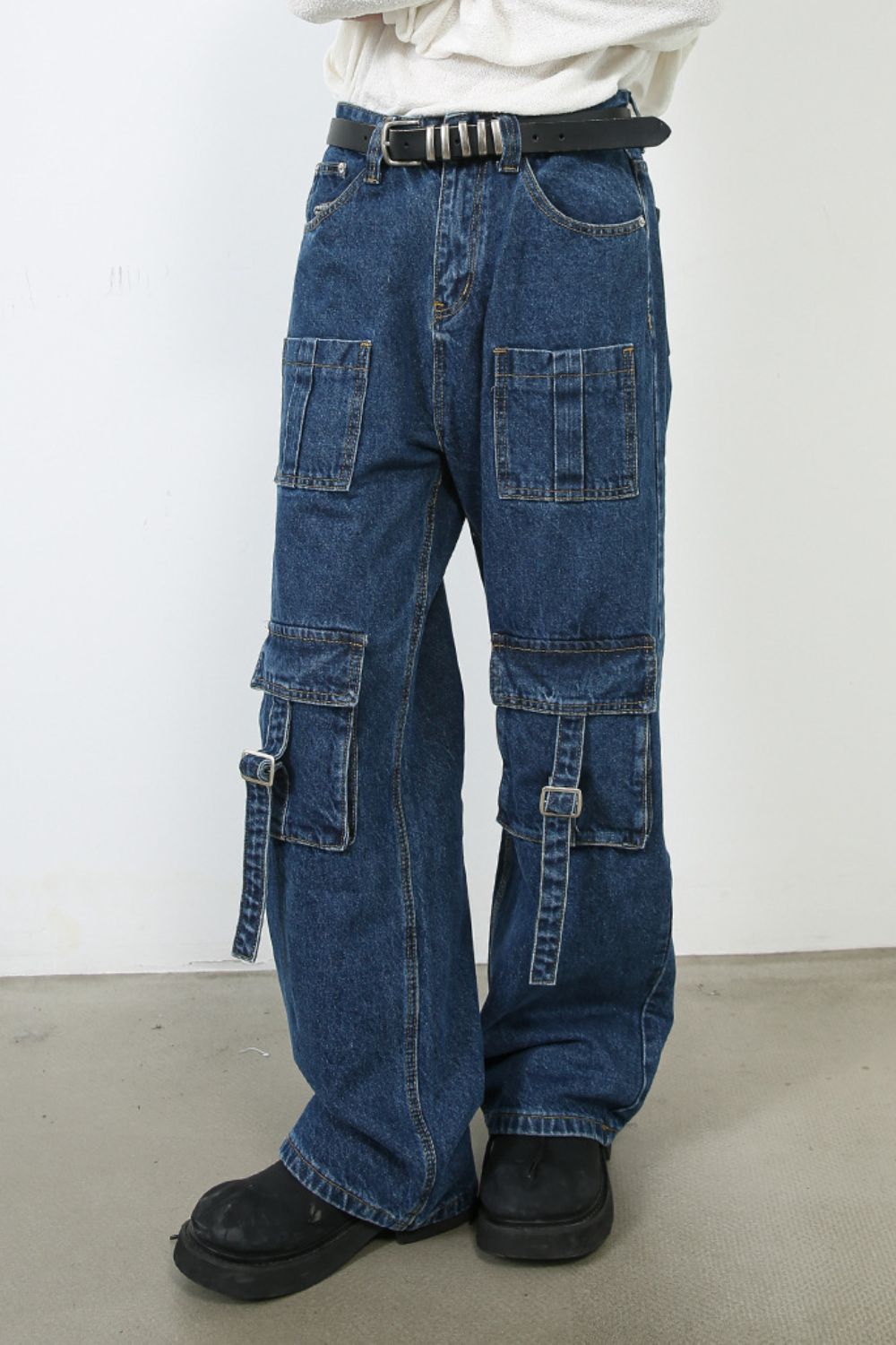 Men's Mid Rise Jeans with Cargo Pockets