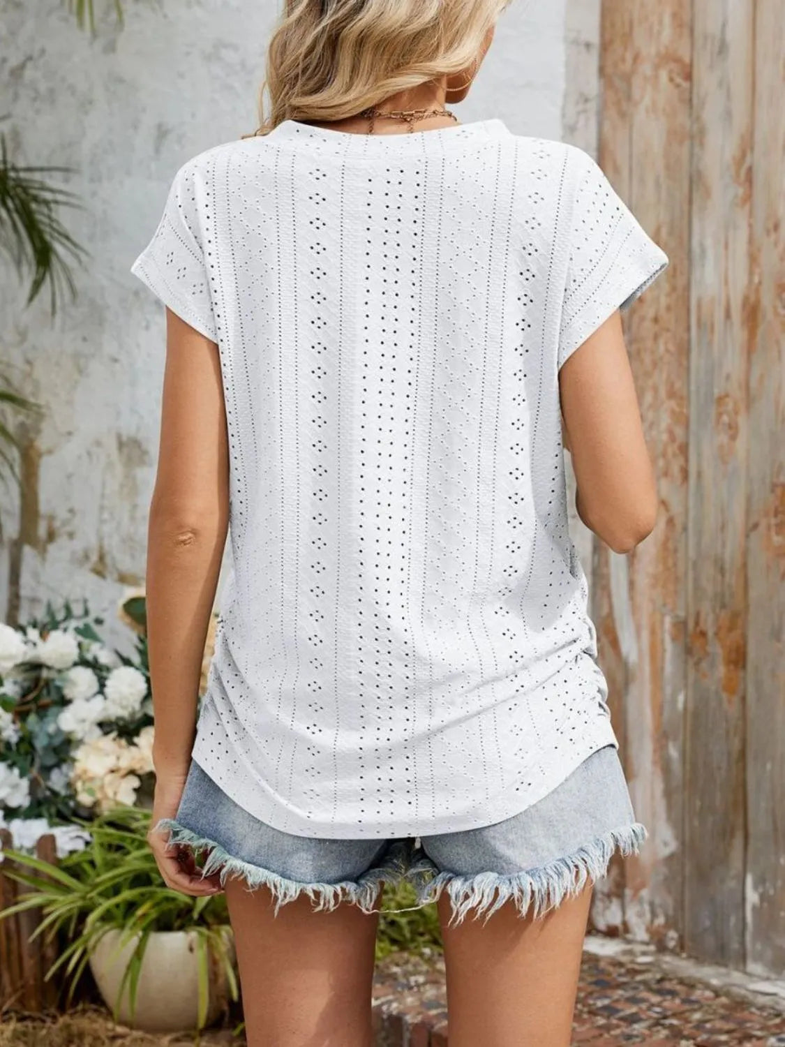 Eyelet V-Neck Short Sleeve Top - felvior