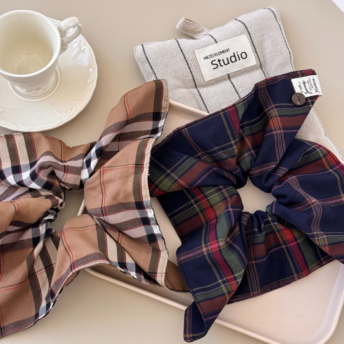 Contrast Plaid Elastic Hair Scrunchy - felvior