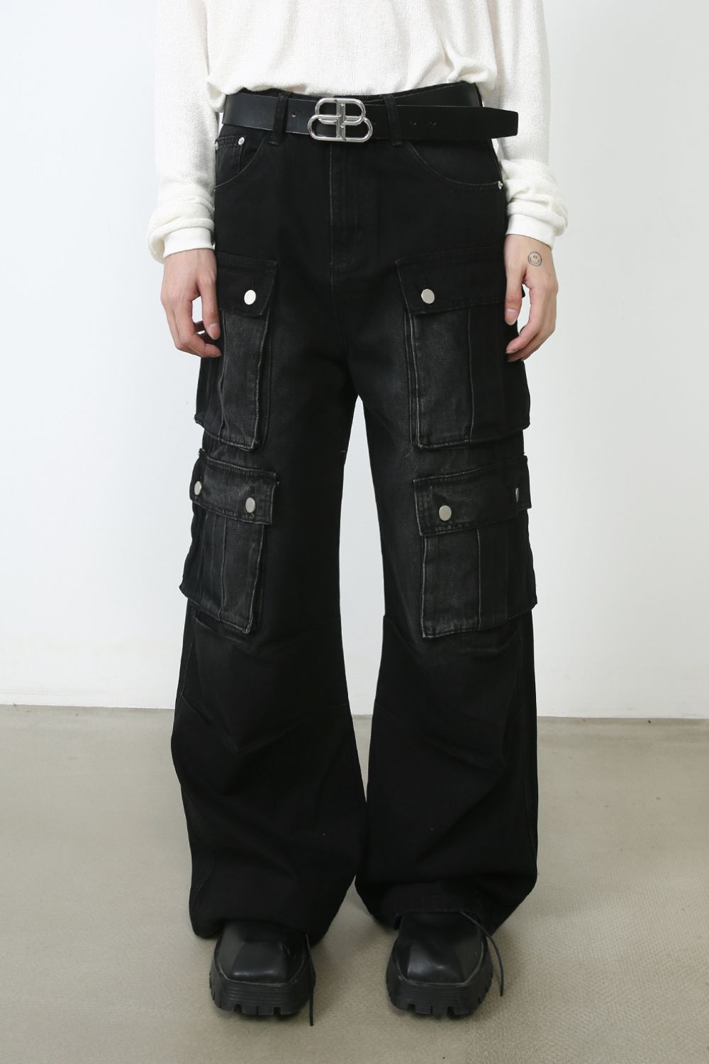 Men's Wide Leg Jeans with Cargo Pockets - felvior