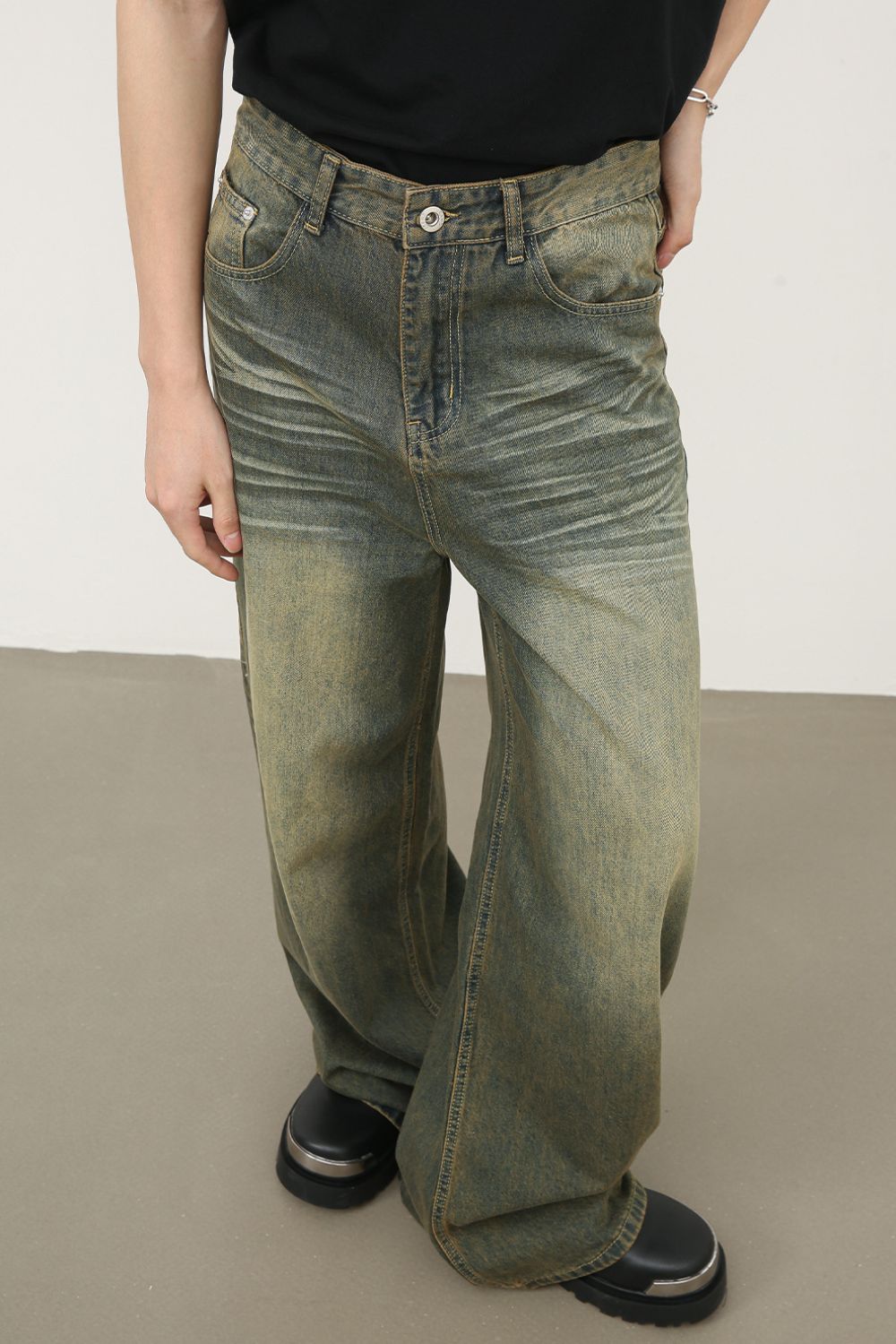 Men's Wide Leg Jeans with Pockets