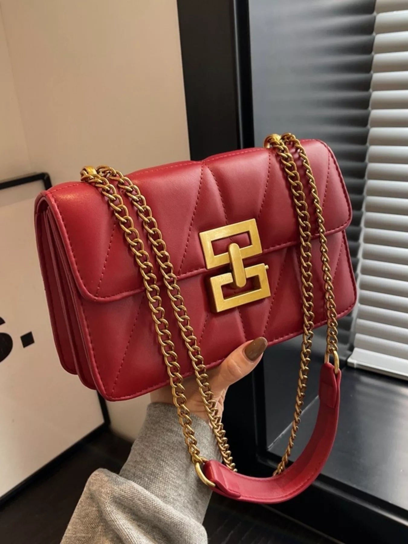 Quilted Flap Chain Crossbody Bag Secondary image