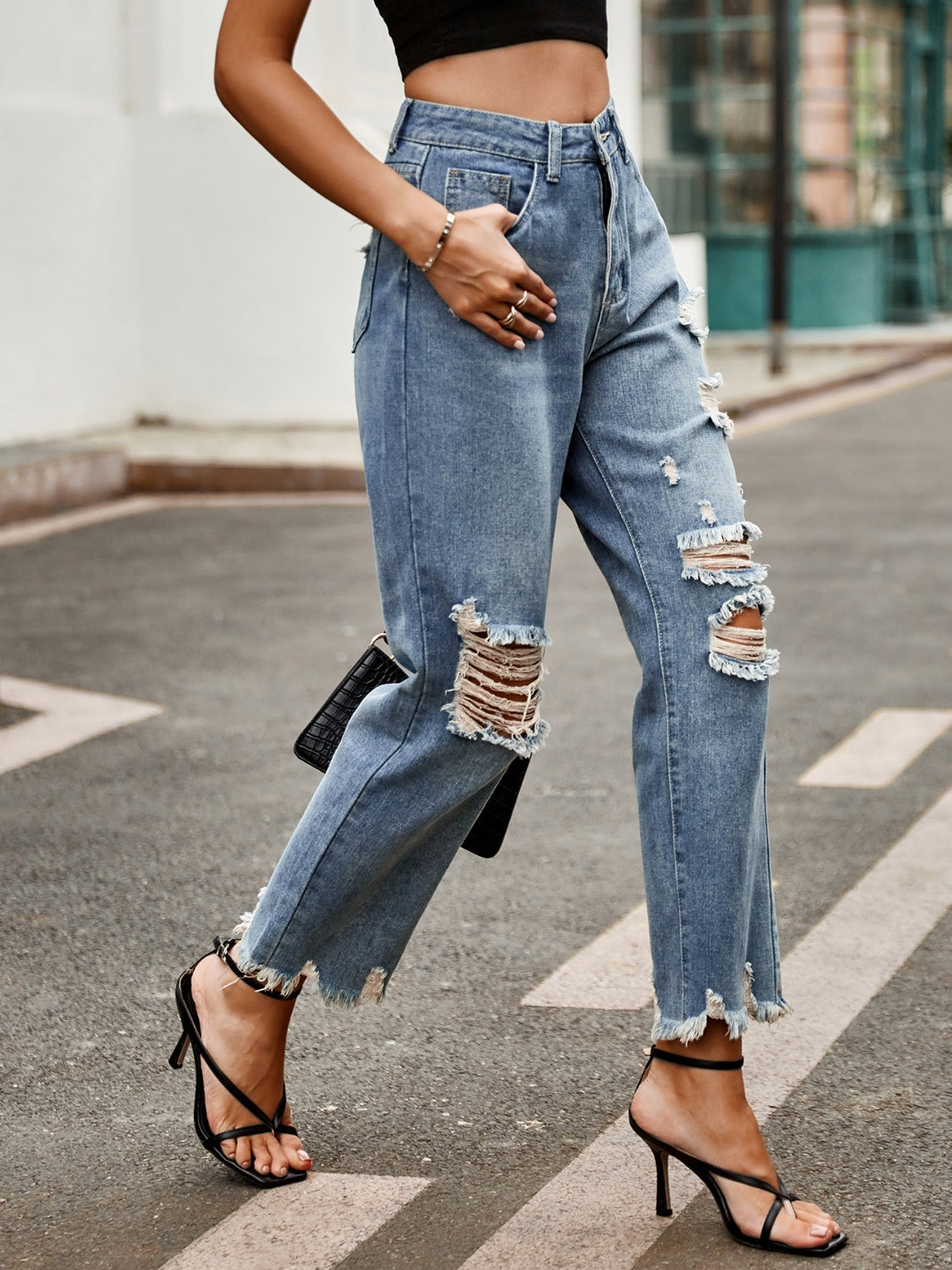 Distressed Raw Hem Jeans with Pockets - felvior