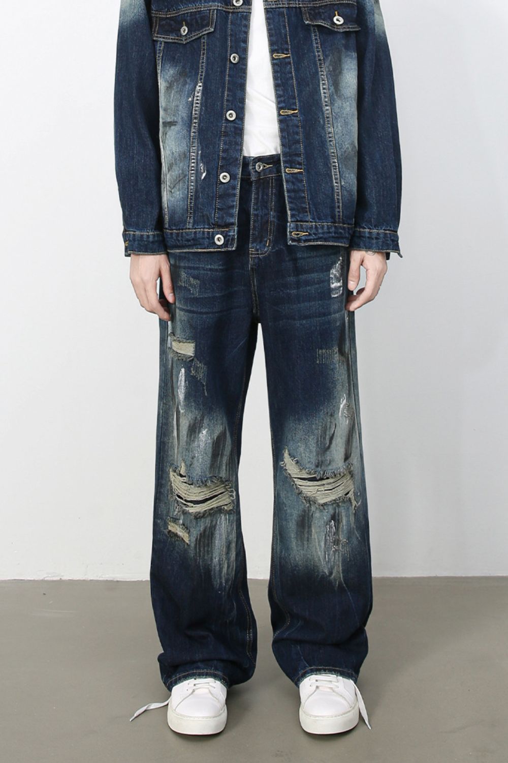 Men's Distressed Jeans with Pockets Hauptbild