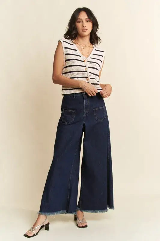 Davi & Dani Sleeveless Cropped Striped Sweater Knit Vest Top