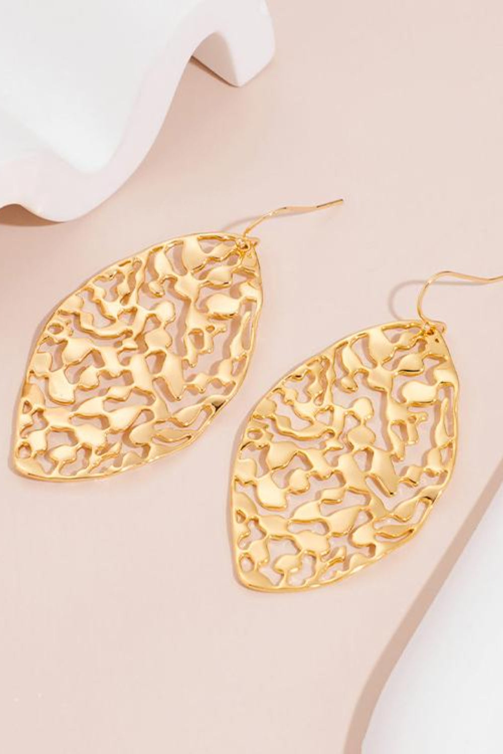 Brass Cutout Leaf Shape Earrings - felvior