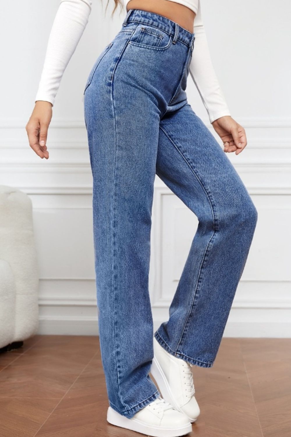 Gerade Jeans mit hoher Taille Zweitbild