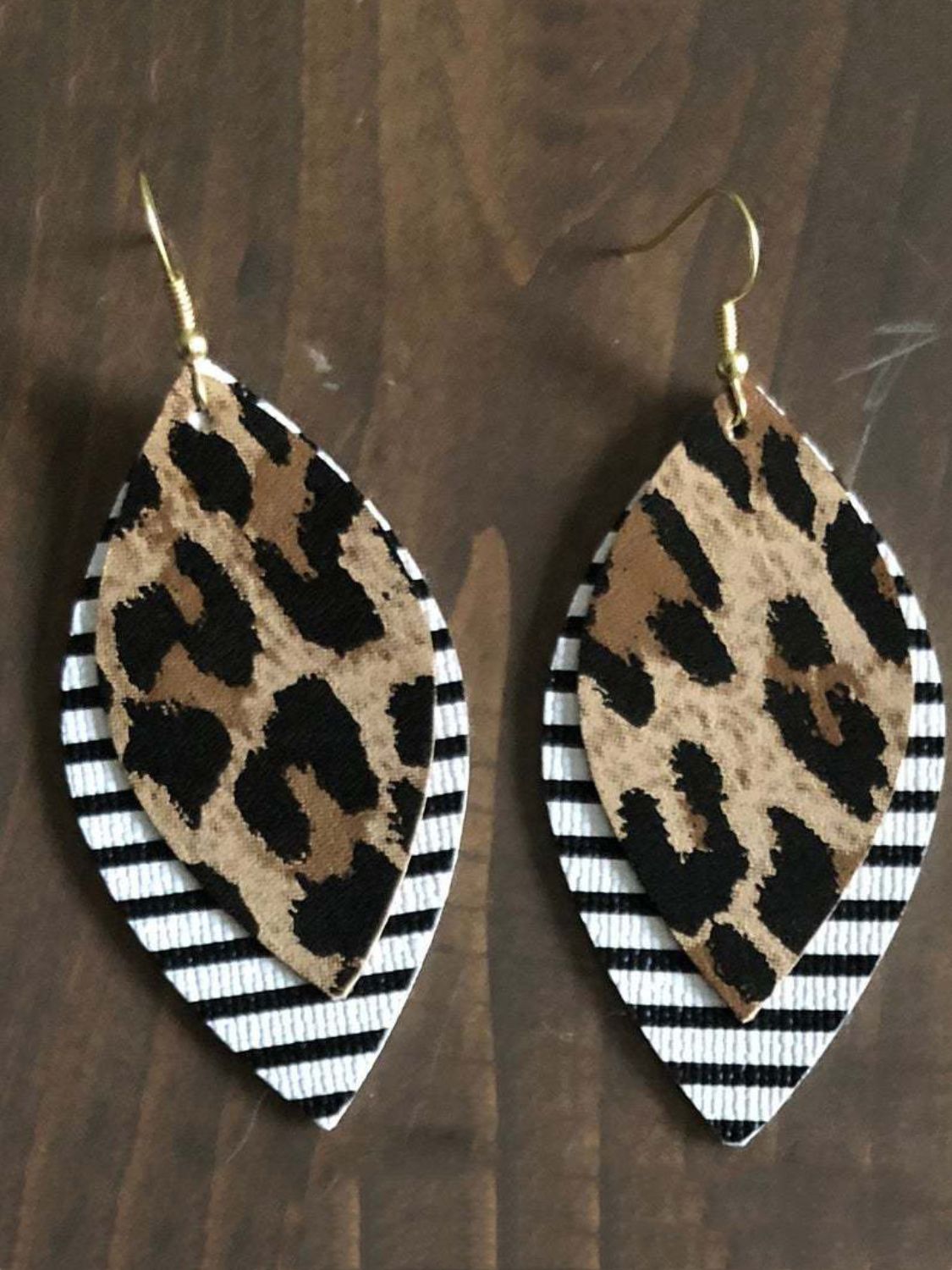 PU Leather Leaf Dangle Earrings Hauptbild