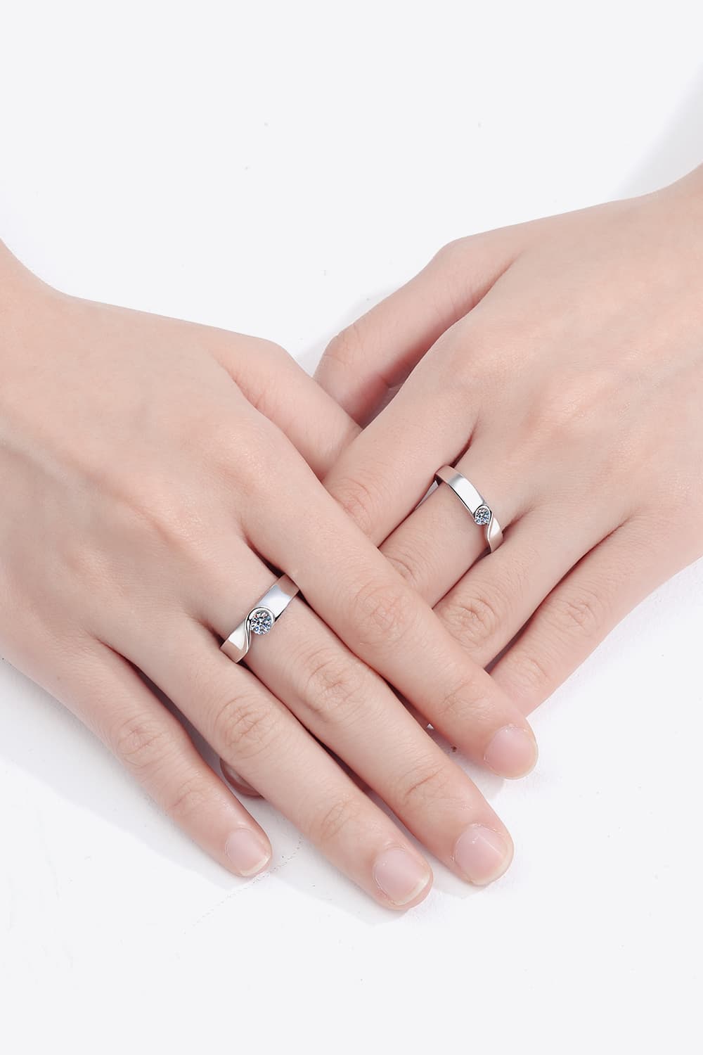 2f17460586b446b49c98223455387e42-Max Main image