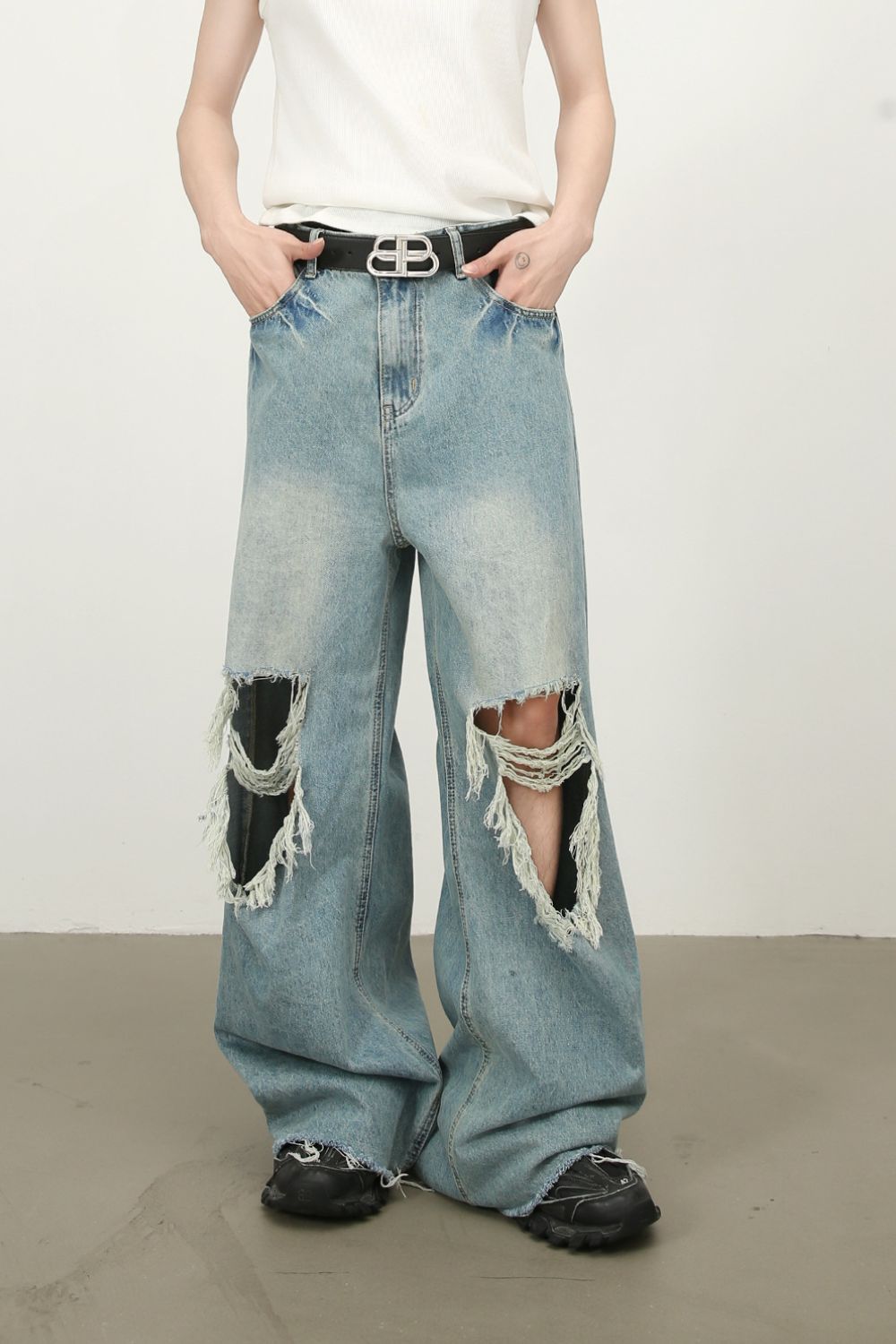Men's Raw Hem Distressed Jeans