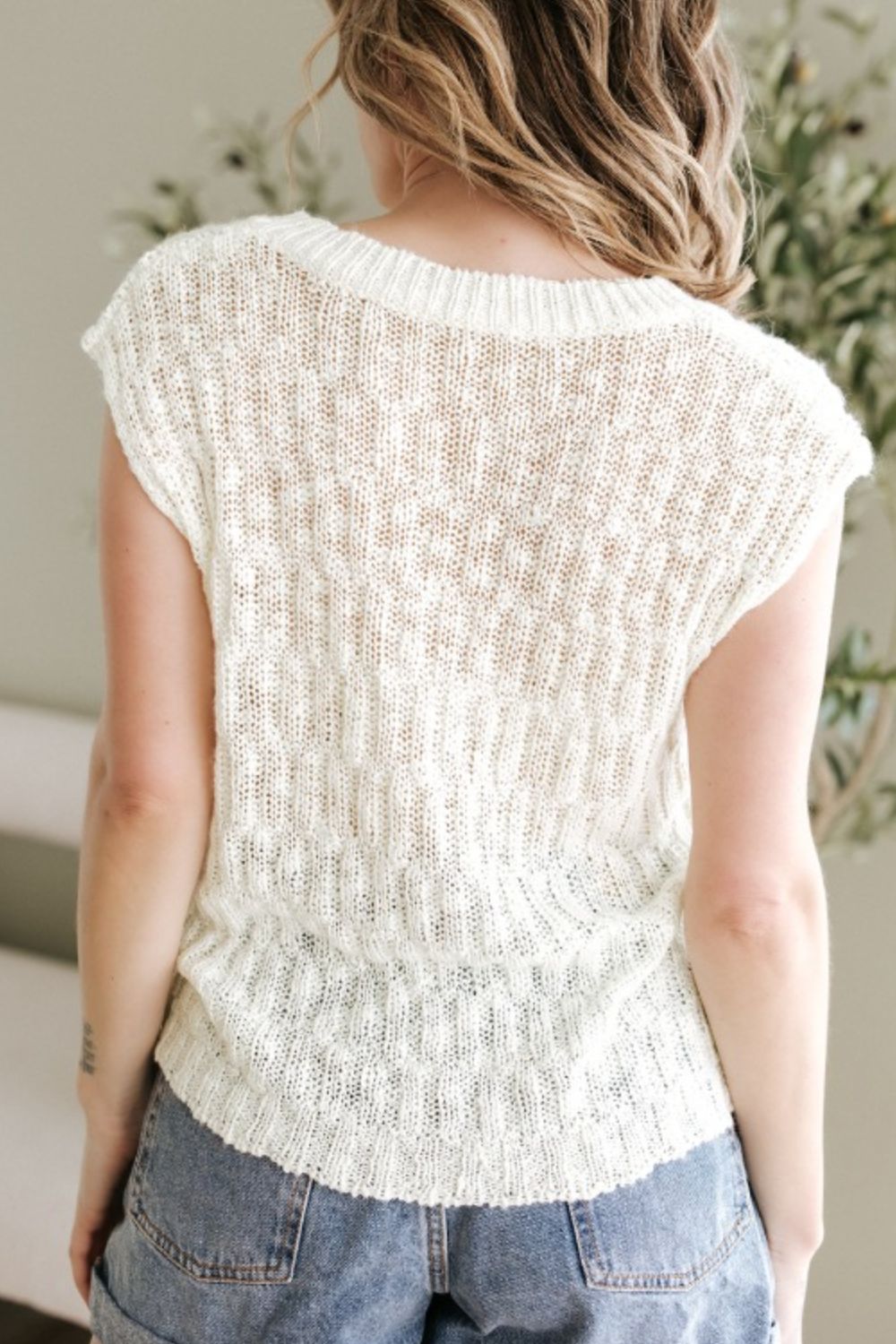 Notched Cap Sleeve Knit Top - felvior