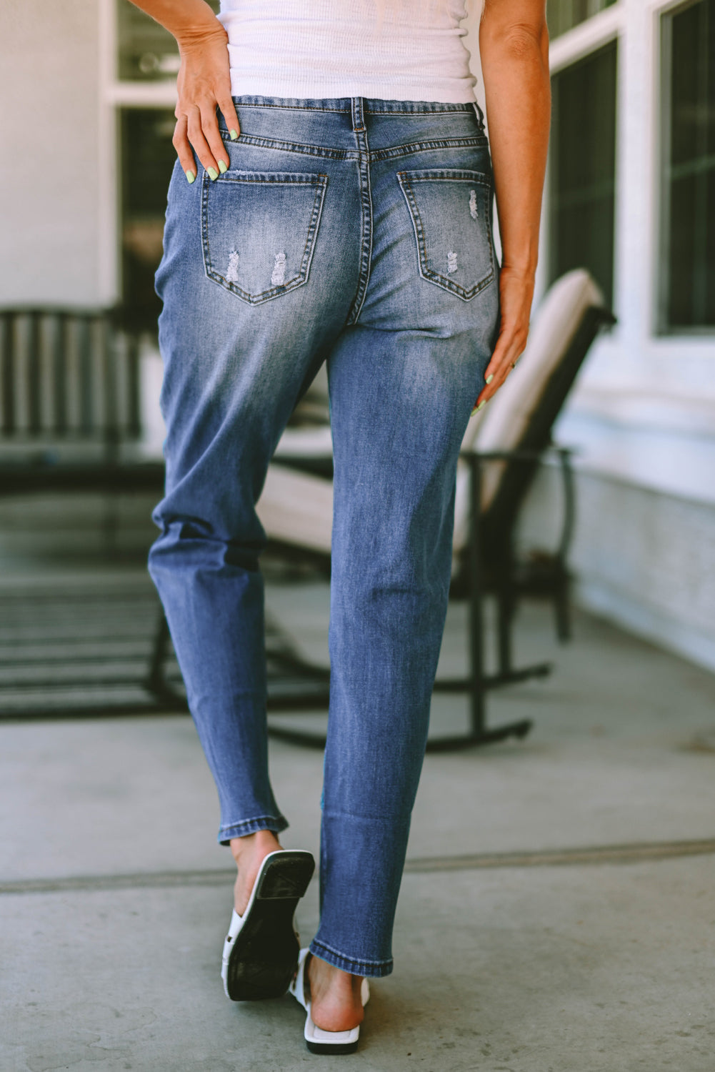 Distressed Straight Jeans with Pockets - felvior