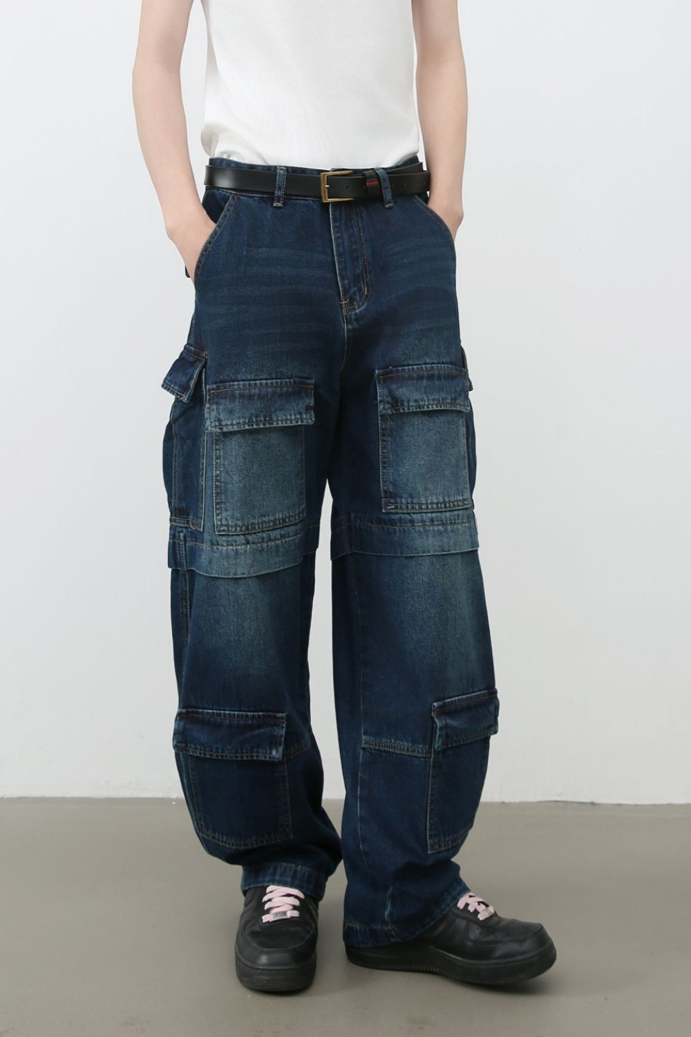 Men's Mid Rise Jeans with Cargo Pockets