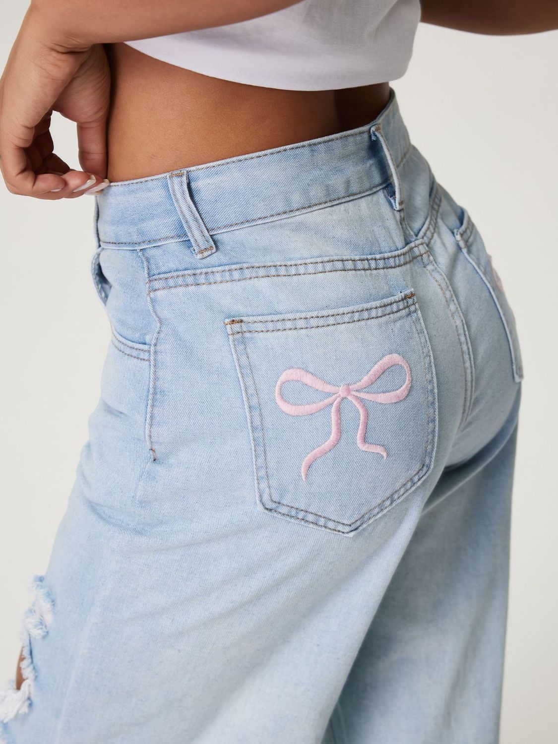 Distressed Wide Leg Jeans with Pockets - felvior