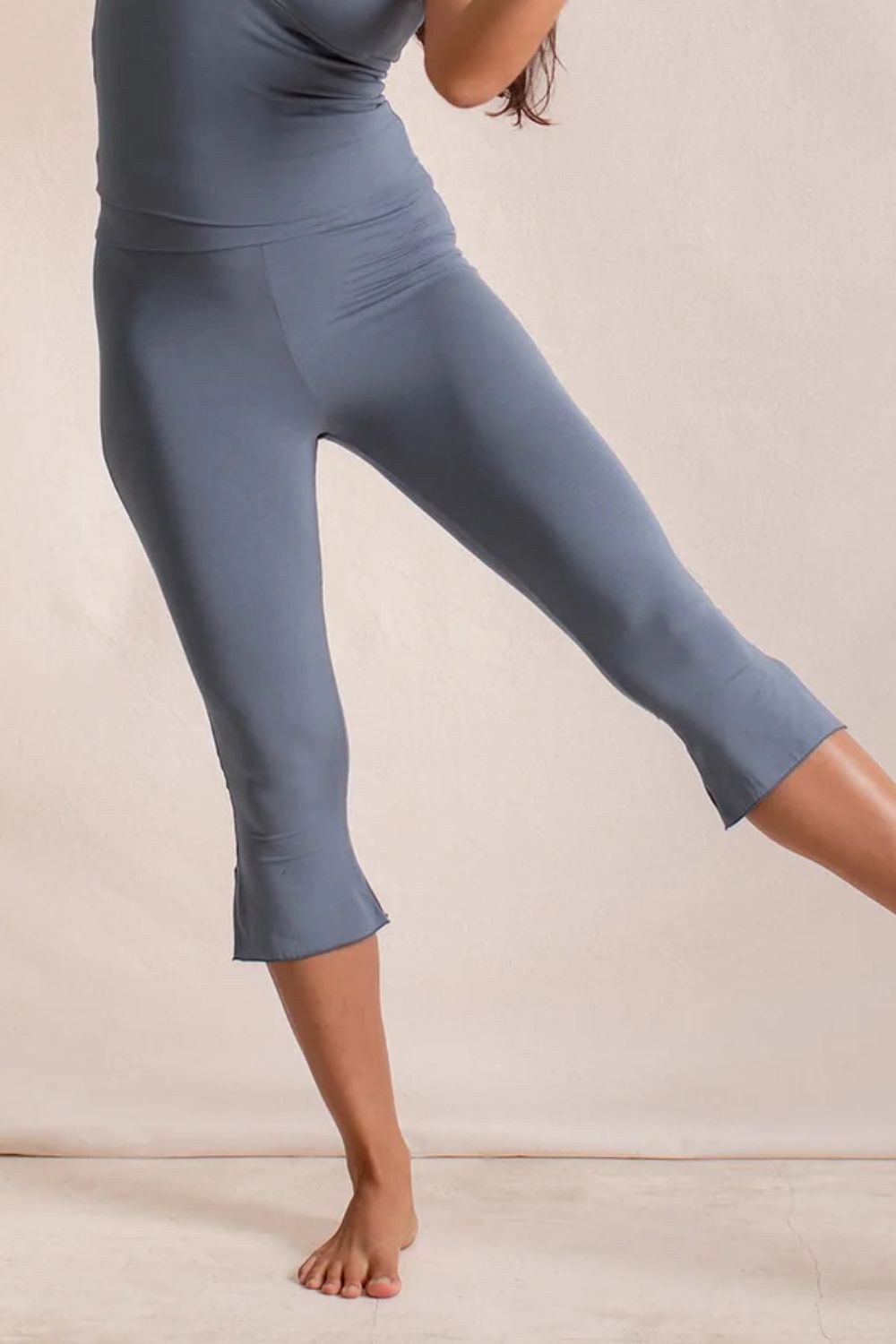 Side Slit Capris Leggings - felvior