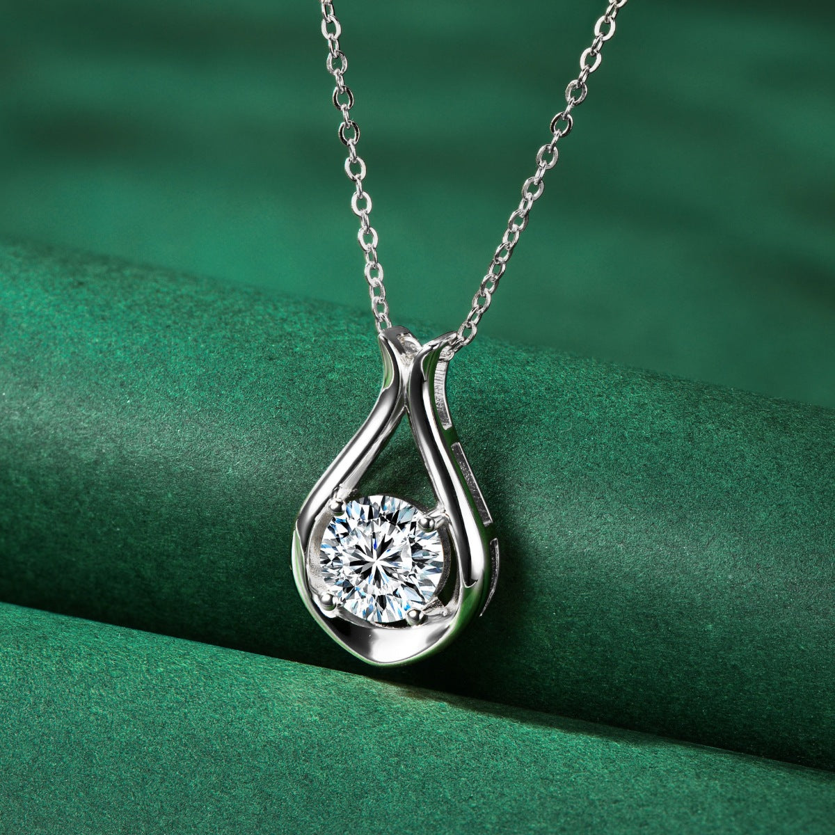 2 Carat Moissanite 925 Sterling Silver Pendant Necklace - felvior