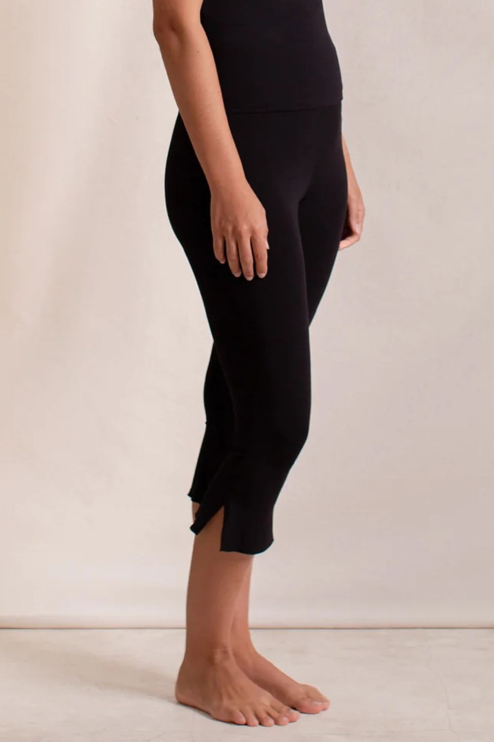 Side Slit Capris Leggings - felvior